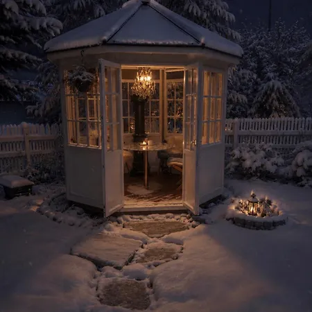 Grand Artic House *
